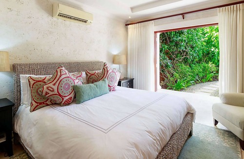 Gibbs Bay Villa | Claridges 10 Luxury villa
