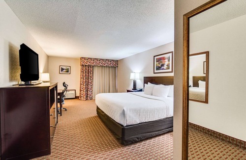 Minot Hotel | Clarion Hotel Convention Center