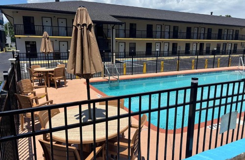 Alachua Hotel | Clarion Pointe Alachua - Gainesville Area