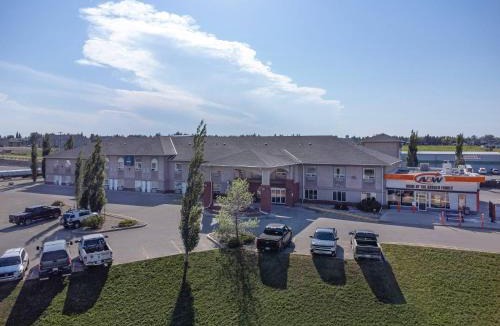 Rimbey Hotel | Clarion Pointe