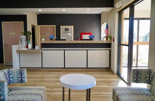 Fairborn Hotel | Clarion Pointe Fairborn near Wright Patterson AFB