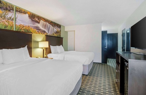 Jasper Hotel | Clarion Pointe Jasper