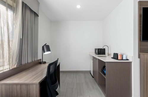 Milwaukee Hotel | Clarion Pointe Milwaukee Airport
