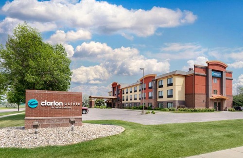 Buffalo Ridge Hotel | Clarion Pointe Sioux Falls Airport