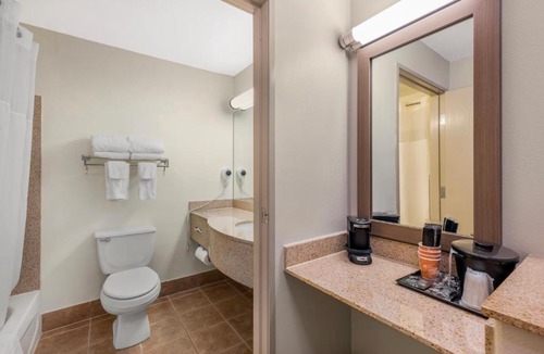 Buffalo Ridge Hotel | Clarion Pointe Sioux Falls Airport