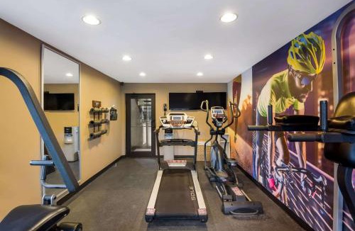 Downtown Syracuse Hotel | Clarion Pointe Syracuse Downtown