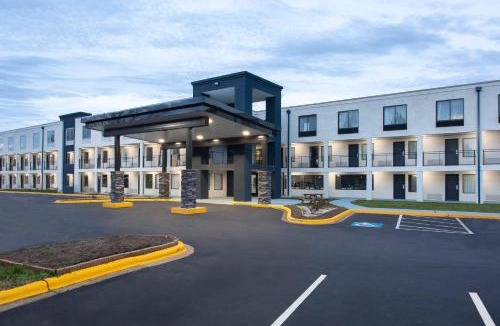 Charlotte Hotel | Clarion Pointe