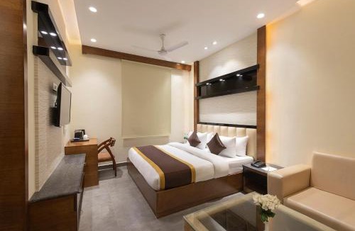 Bareilly Hotel | Clarks Collection Maanya