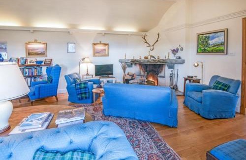 Grantown-on-Spey House | Clashindeugle Farmhouse & Annex