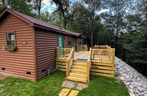 Piney Cabin | Classic Disney Fort Wilderness Log Cabin, Main Channel Views of Lake Hamilton