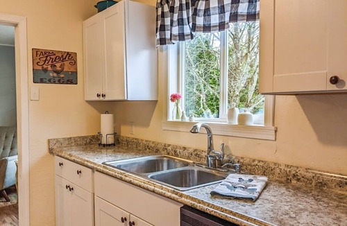 Sequim House | Classic 1914 Sequim Farmhouse Offers Charm, Relaxation, & Fun For The Whole Family!