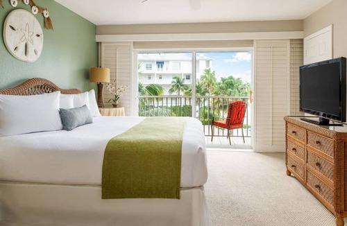 Marco Island Hotel | Classic 2BR Water View Suite at Olde Marco Inn Near Marina & Shops