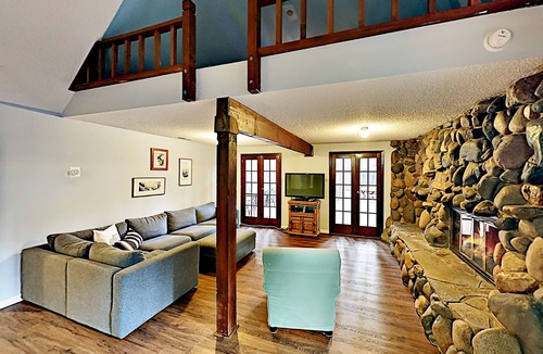 Bijou Park Acres House | Classic All-Season Lake Tahoe Cabin with River Rock Fireplace & Private Yard