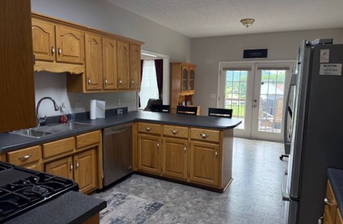 Carthage House | Classic and Beautiful 3 BR home in Carthage, TN. Great for work or Play!