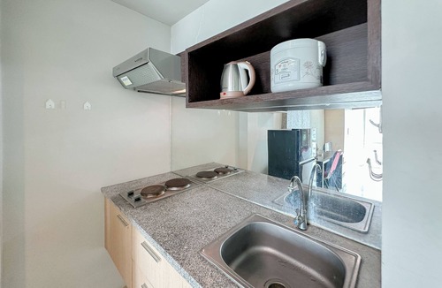 Siwalankerto Apartment | Classic And Compact Studio At The Square Surabaya Apartment