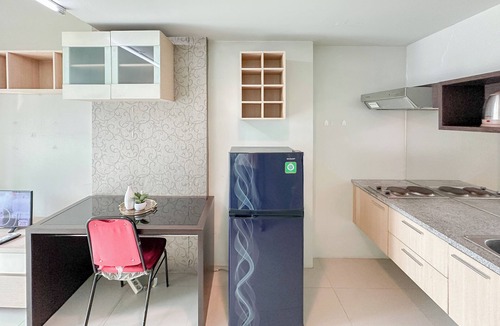 Siwalankerto Apartment | Classic And Compact Studio At The Square Surabaya Apartment