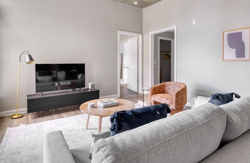 Barton Heights Apartment | Classic Barton Springs 2BR w/ W/D, Gym & Pool nr Town Lake, by Blueground