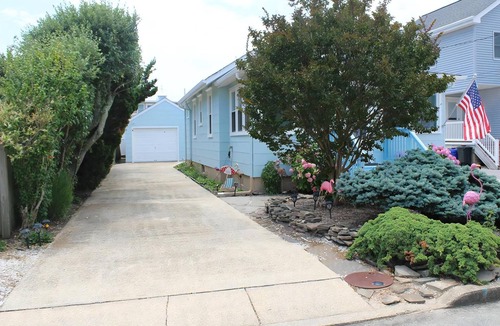 Ship Bottom House | Classic Beach Cottage w/private yard