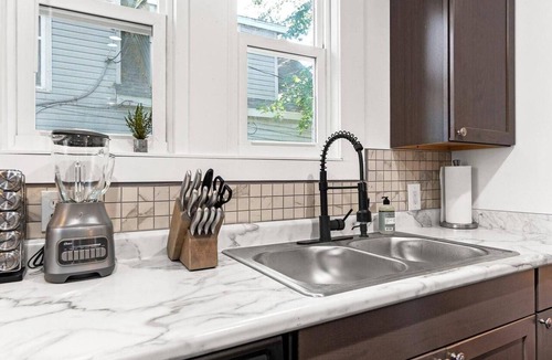 Fort Wayne Apartment | Classic Brick Apartment | Convenient Parking