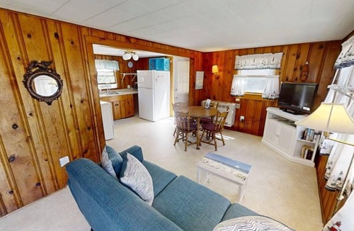 North Eastham Cottage | Classic Capecod cottage over the dune walk to bay beach