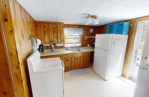 North Eastham Cottage | Classic Capecod cottage over the dune walk to bay beach