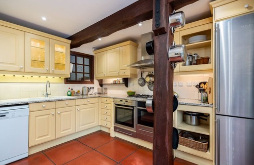 Wooburn Moor House | Classic Chilterns Cottage in lovely countryside