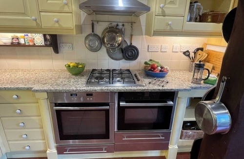 Wooburn Moor House | Classic Chilterns Cottage in lovely countryside