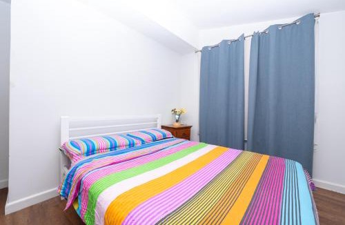 Corio Apartment | Classic decor, freshly painted 3 bedroom and 2 bathroom quiet home
