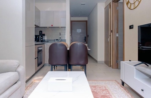 Nad Al Sheba Apartment | Classic Elegance - 1BR with balcony in Sobha Waves