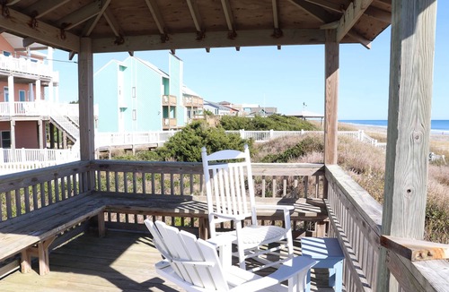 Emerald Isle House | Classic Emerald Isle Oceanfront Beach Home