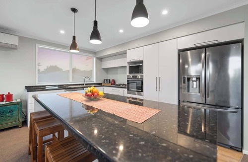 Mount Maunganui House | Classic Escape Convenient Mount location