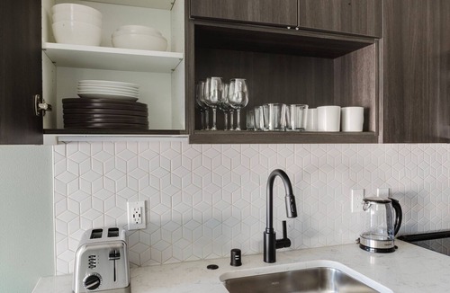 Squire Park Apartment | Classic First Hill Jr 1BR w/Gym, BBQ & Game Room, by Blueground
