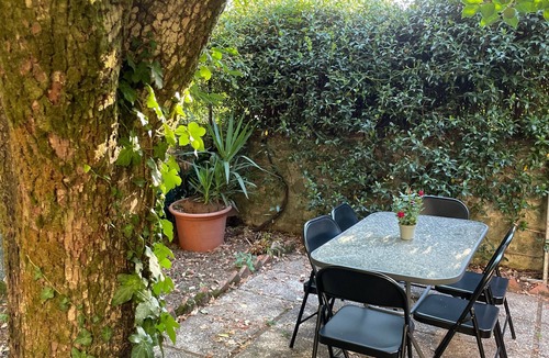 Le Cure House | Classic Florentine Flat with Garden