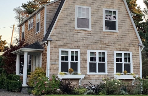 Gearhart Cottage | Classic Gearhart Beach Cottage - steps to beach