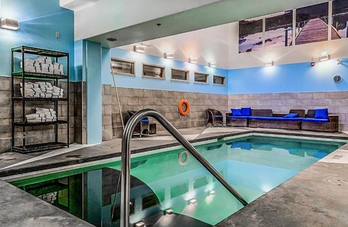 Canmore Apartment | Classic Hideaway Elegant 2BD 2BTH