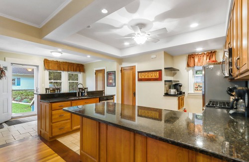 Delavan Lake House | Classic Lakeside Estate Spectacular Views - 4 Weeks Left Summer 2024!