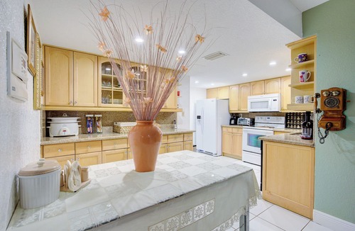 Fort Lauderdale House | Classic Modern 3-Bedroom Oasis
