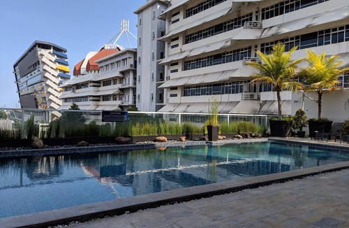 Siwalankerto Apartment | Classic Modern Studio Room Apartment at The Square Surabaya
