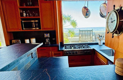 Stinson Beach House | Classic Oceanfront Stinson - The Whale House