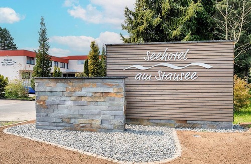 Gerolstein House | Classic Panorama Double Room - Seehotel am Stausee