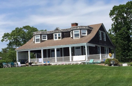 Quioque House | Classic Quiogue (Westhampton Beach) Waterfront Estate