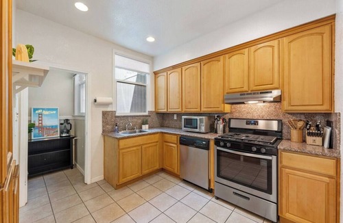 Richmond District Apartment | Classic Richmond Flat with 1BR/1BA Comfort Near Golden Gate Park, Lincoln Park & Dining Corridors