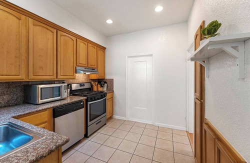 Richmond District Apartment | Classic Richmond Flat with 1BR/1BA Comfort Near Golden Gate Park, Lincoln Park & Dining Corridors