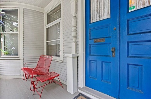 Lower East Side House | Classic Victorian with modern amenities in the heart of Downtown Milwaukee