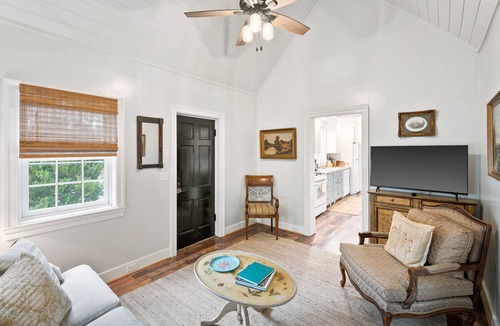 Batesville Cottage | Classic Virginia Cottage, 10 min to UVA and Vineyards