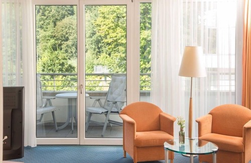 Bad Herrenalb Apartment | Classic Waldblick Zimmer mit Spa Tasche, WLAN und Balkon oder Sonnenterrasse