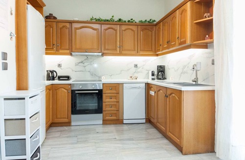 Chalandri Apartment | Classical 2 Bd Beauty Apt in Peaceful Chalandri
