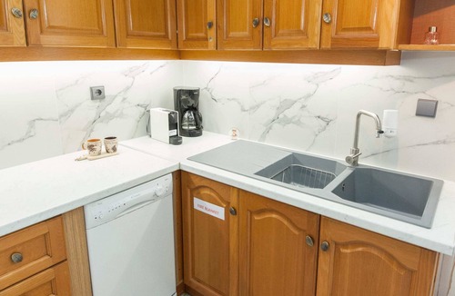 Chalandri Apartment | Classical 2 Bd Beauty Apt in Peaceful Chalandri