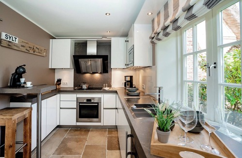 Großmorsum House | Classically great thatched house in Morsum