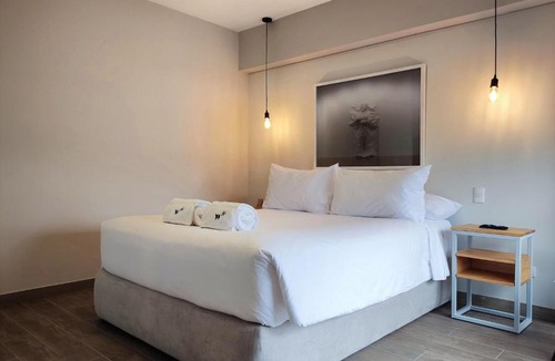 Miraflores Apartment | Classy 2BR in Miraflores